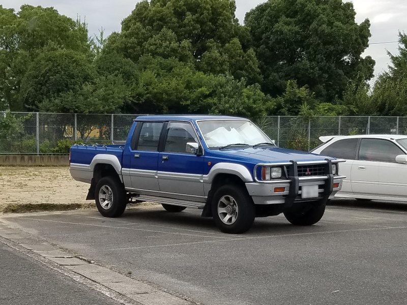 Mitsubishi Strada.